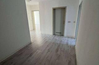 Wohnung mieten in Dr.-Hans-Künzel-Straße 11a, 95119 Naila, 3 Zimmer Wohnung in Naila ab sofort