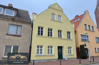 Mehrfamilienhaus kaufen in 18356 Barth, Reserviert - Historisches Haus mit modernem Ertrag: Vermietetes Mehrfamilienhaus mit 5 Wohneinheiten