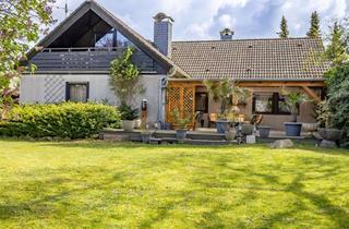 Haus kaufen in 23812 Wahlstedt, Zweifamilienhaus auf großem Grundstück in Wahlstedt