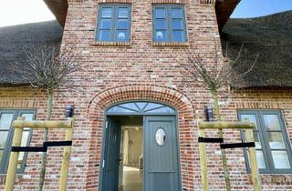 Haus kaufen in 25938 Dunsum, Modernes friesisches Wohnhaus mit zwei separaten Haushälften unter Reet sucht Inselliebhaber!
