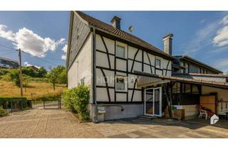 Haus kaufen in 51789 Lindlar, Attraktives Fachwerkhaus mit 4 Zimmern in ruhiger Lage von Lindlar