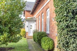 Haus kaufen in 24960 Munkbrarup, Nahe der Flensburger Förde: Kernsaniertes Landhaus mit 2 Wohneinheiten und Nebengebäude