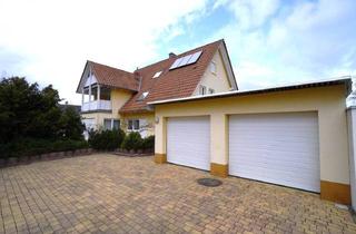Haus kaufen in 91207 Lauf an der Pegnitz, Lauf an der Pegnitz - Großzügiges 3-Familienhaus mit Doppelgarage in ruhiger Ortslage