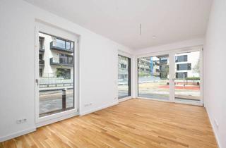 Wohnung kaufen in 12555 Berlin, Berlin - Lukratives Investment in 1A-Wasserlage: Zwei Zimmer mit Terrasse