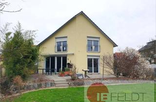 Haus kaufen in 77656 Offenburg, Großzügiges Wohnhaus in toller Lage: 2 Bäder, Wärmepumpe, Carport, Garten, Terrasse, freier Ausblick
