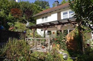 Einfamilienhaus kaufen in 65307 Bad Schwalbach, Bad Schwalbach - Einfamilienhaus mit Terrasse, kleinem Gartengrundstück und Teich
