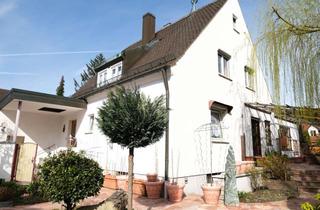 Mehrfamilienhaus kaufen in 86167 Lechhausen, Charmantes Mehrfamilienhaus mit Potenzial