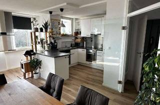 Wohnung kaufen in Dompfaffstraße 140, 91056 Alterlangen, Exklusive, modernisierte 3-Zimmer-Wohnung mit Balkon und großzügiger EBK in Alterlangen