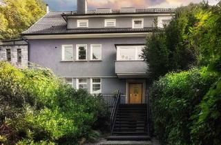 Villa kaufen in 70180 Süd, Wunderschöne Altbau-Villa in grüner Lage mit Stadtblick am Fuße des Bopsers an der Neuen Weinsteige