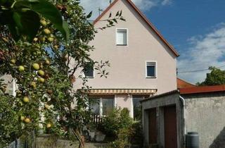Einfamilienhaus kaufen in 66894 Martinshöhe, Martinshöhe: Freistehendes Einfamilienhaus mit 2 Garagen und Garten
