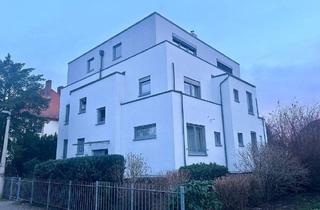 Wohnung kaufen in 06120 Halle (Saale), Halle (Saale) - Tolle Dachgeschosswohnung mit sonniger Terrasse in Halle-Kröllwitz!