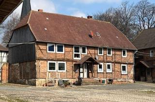 Haus kaufen in 38170 Winnigstedt, Dreiseitenhof in Winnigstedt mit historischer Architektur