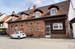 Haus kaufen in 66981 Münchweiler, Zwei Häuser mit Baugrundstück in Münchweiler