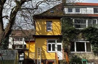 Villa kaufen in Klingerstraße, 30655 Hannover, Renovierungsbedürftiges Reihenendhaus in Toplage
