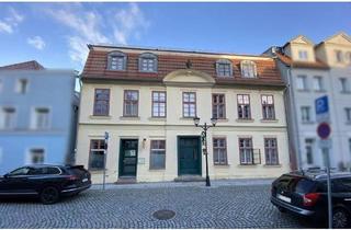 Mehrfamilienhaus kaufen in 17192 Waren, Waren (Müritz) - Kernsaniertes Mehrfamilienhaus in attraktiver Innenstadtlage nahe dem Warener Stadthafen mit 8 Einheiten & Innenhofstellplätzen