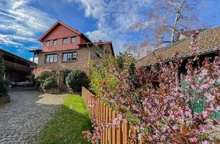 Wohnung kaufen in 53501 Grafschaft, Grafschaft - Unikat im Hofensemble! Charmante und stilvolle Gartenwohnung mit Apartment und historischer Scheune!