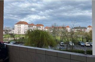 Wohnung kaufen in 63452 Hanau, **Modernisierte, sehr gepflegte Dreizimmerwohnung mit Balkon und Blick zu den Lamboy-Gärten