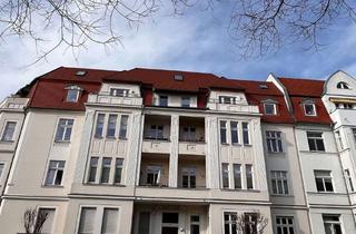 Wohnung kaufen in Herderstraße, 39108 Stadtfeld Ost, Ansprechende und sanierte 2-Zimmer-Wohnung mit Balkon und Einbauküche in Magdeburg