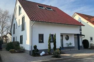 Einfamilienhaus kaufen in 68519 Viernheim, Modernes Einfamilienhaus mit Südgarten, Pool und Garage in begehrter Wohnlage