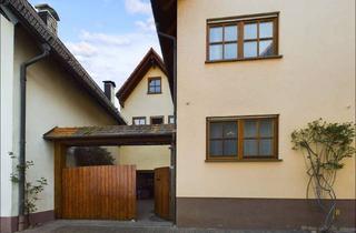 Haus kaufen in 63868 Großwallstadt, Einladendes Zuhause mit idyllischem Innenhof und modernem Komfort!