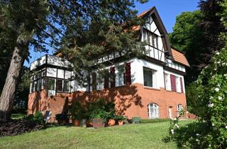 Haus kaufen in 23684 Scharbeutz, Gutshaus mit Park und eigenem See-Zugang - Eine Idylle am Großen Pönitzer See