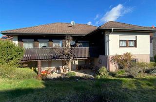 Haus kaufen in 91301 Forchheim, Großzügiger Bungalow in schöner Wohnlage von Forchheim-Burk