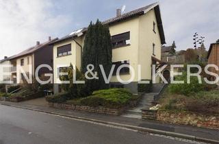 Haus kaufen in 66280 Sulzbach, Sulzbach - Freistehend & Vielseitig! Dreifamilienhaus in Sulzbach Neuweiler!