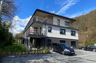 Wohnung kaufen in 51645 Gummersbach, Exklusive Eigentumswohnung mit 3 Zimmern und Garten in Dieringhausen