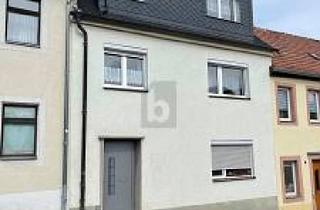 Haus kaufen in 09328 Lunzenau, Lunzenau - GEMÜTLICH MIT TERRASSE UND GARTEN ZENTRUMSNAH