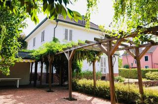 Villa kaufen in 63452 Hanau, Herrschaftliche Villa auf großen Grundstück im Musikerviertel