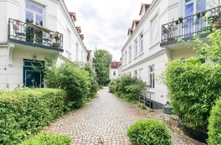 Wohnung kaufen in 22609 Hamburg, Hamburg - LAGE LAGE LAGE - Quellental, Jenischpark und Elbe alles in Einem mit eigenem Garten