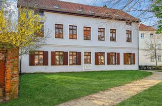 Mehrfamilienhaus kaufen in 15345 Altlandsberg, Denkmalgeschütztes Mehrfamilienhaus mit 6 Wohneinheiten in Altlandsberg