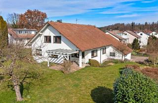 Haus kaufen in 88284 Wolpertswende, Großzügiges Ein-/Zweifamilienhaus in schöner Lage von Mochenwangen