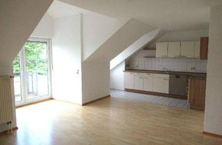 Wohnung kaufen in 85410 Haag, Gemütliche 2-Zimmer-DG-Wohnung mit EBK und 2 Balkone
