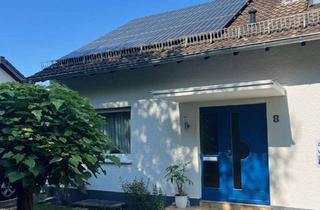 Einfamilienhaus kaufen in 51491 Overath, Freistehendes Einfamilienhaus mit Photovoltaik-Anlage, Garage und Swimmingpool