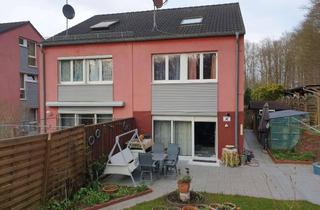 Doppelhaushälfte kaufen in 24143 Gaarden-Ost, Doppelhaushälfte in Kiel-Gaarden