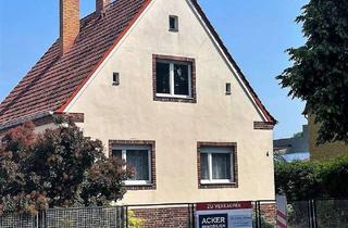 Einfamilienhaus kaufen in 15757 Halbe, Schönes Sanierungsobjekt und Bauplatz für Einfamilienhaus