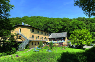 Gewerbeimmobilie kaufen in 66887 Ulmet, Ulmet/Pfalz: 4-*-Hotel