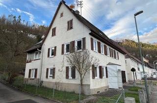 Haus kaufen in 78727 Oberndorf am Neckar / Aistaig, Oberndorf am Neckar / Aistaig - Zweifamilienhaus mit großem Grundstück und Garage