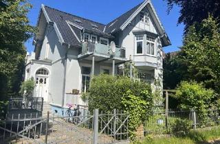 Villa kaufen in 23611 Bad Schwartau, Rarität! Klassische Villa mit Stil und Charme