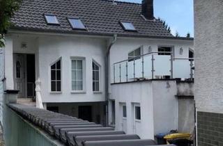 Einfamilienhaus kaufen in 56651 Niederzissen, Niederzissen - Einfamilienhaus mit Einliegerwohnung und großem Garten