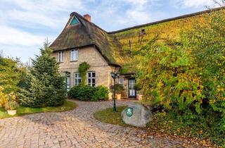 Haus kaufen in 25725 Schafstedt, Landsitz unter Reet