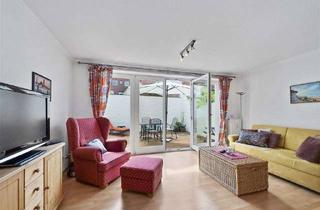 Wohnung kaufen in 23570 Travemünde, Ferienwohnung mit sonnigem Innenhof in der Kurgartenstrasse