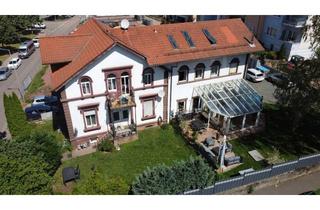 Einfamilienhaus kaufen in 66953 Stadtmitte, Großzügiges Einfamilienhaus mit Garten und Stellplätzen in Pirmasens zu verkaufen