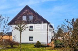 Haus kaufen in 78579 Neuhausen, Schwer zu finden! Zweifamilienhaus mit sehr großem Grundstück!