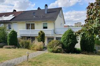 Doppelhaushälfte kaufen in 97215 Uffenheim, Uffenheim - Gepflegte Doppelhaushälfte mit Wohlfühlfaktor und großzügigem Grundstück!