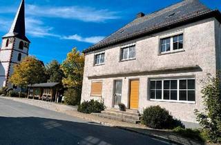 Haus kaufen in 96349 Steinwiesen, Steinwiesen - Zweifamilienhaus mit großer Garage.