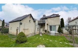 Haus kaufen in 01471 Radeburg, Radeburg - Zweifamilienhaus mit Ausbaupotential und großer Garage