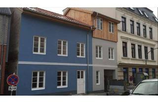 Anlageobjekt in Bergstraße, 24937 Neustadt, Mehrfamilienhaus mit 8 kleinen Wohnungen