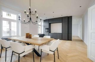 Wohnung kaufen in 80799 Maxvorstadt, Stylisch sanierte Altbau-Wohnung mit 5 Zimmern und Balkon in Spitzenlage
